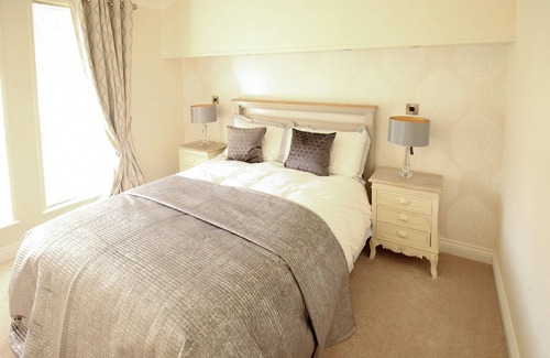 Congleton Cabina | 2 bedroom accommodation in Eaton, Congleton