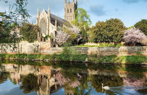 Droitwich Cabaña | 2 bedroom accommodation in Elmbridge