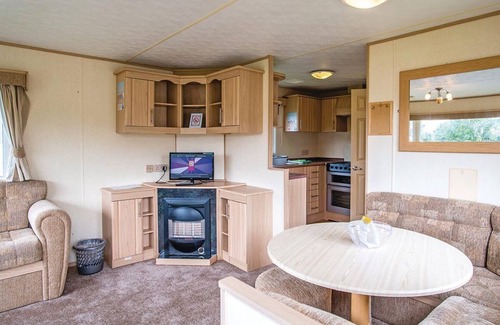 Llanllwchaiarn Casa | 2 bedroom accommodation in Cross Inn, Nr New Quay