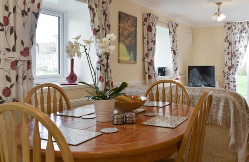 Wincanton Cabaña | 2 bedroom accommodation in Rodgrove, near Buckhorn Weston