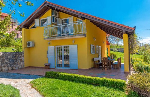 Kijevo Casa | 2 bedroom accommodation in Kijevo