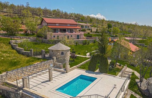 Kijevo Casa | 2 bedroom accommodation in Kijevo
