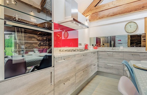 Crediton Cabaña | 2 bedroom accommodation in Hollacombe, near Crediton