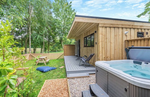Toppesfield Cabaña | 2 bedroom accommodation in Halstead