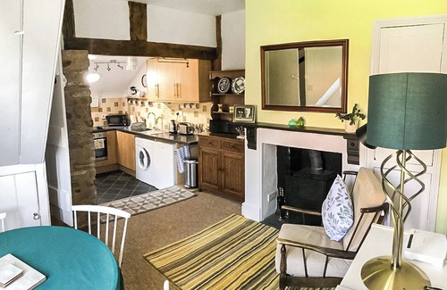 Weobley Cabaña | 2 bedroom accommodation in Weobley, Herefordshire