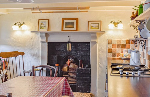 Treharris Cabaña | 2 bedroom accommodation in Quakers Yard, near Treharris