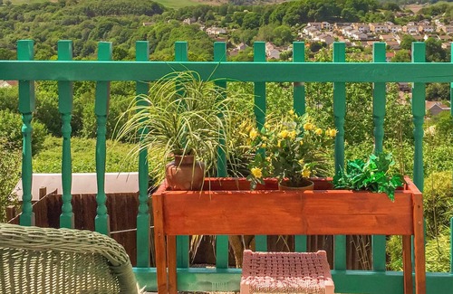 Treharris Cabaña | 2 bedroom accommodation in Quakers Yard, near Treharris