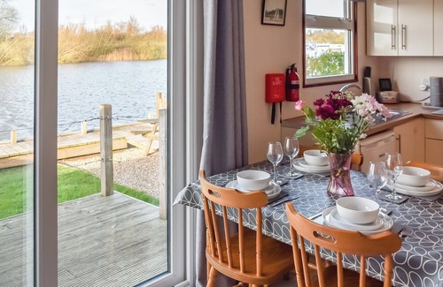 Brundall Cabaña | Alojamiento de 2 habitaciones en Brundall, cerca de Norwich