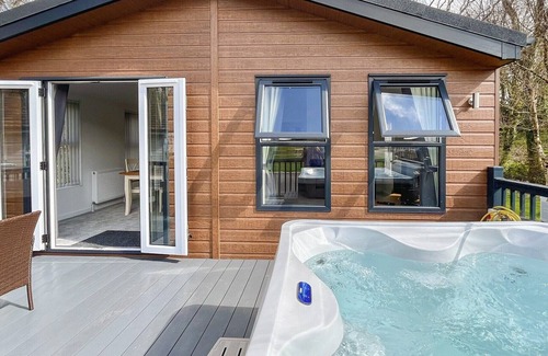 Saltash Cabina | 2 bedroom accommodation in Notter Bridge, Saltash