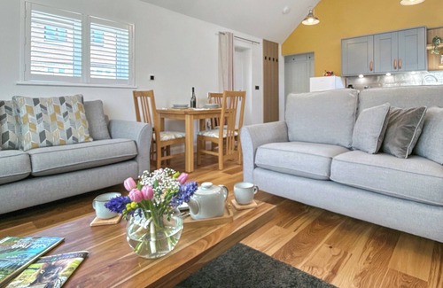 Wadeford Apartamento | Nestled in the peaceful Combe St Nicholas, this charming bungalow offers comfort and tranquillity.