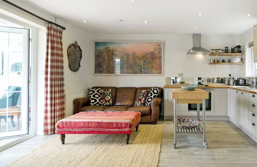 Chilworth Cabaña | 2 bedroom accommodation in Guildford