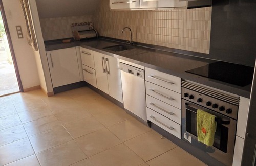 La Azohia Apartamento | 2 bedroom, air conditioned beach apartment with patio, sea and mountain view