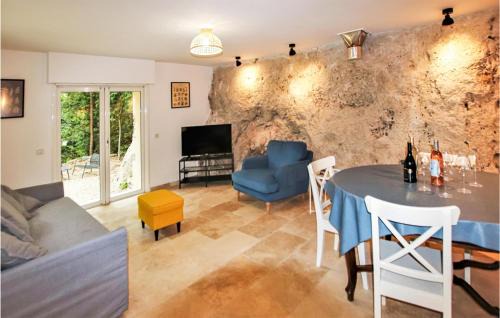 Apt Casa | 2 Bedroom Amazing Home In Apt
