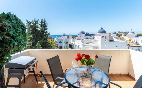 Sitio de Calahonda Apartamento | 2- bedroom apartment with seaview & great location