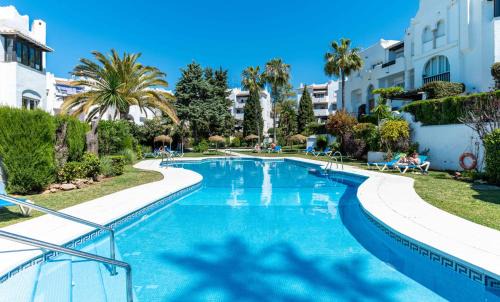 Sitio de Calahonda Apartamento | 2- bedroom apartment with seaview & great location