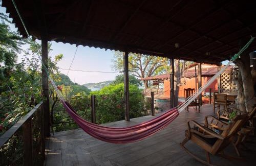 San Juan del Sur Apartamento | 2 bedroom apartment with bay view, deck and roof terrace