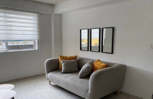 Santo Domingo de los Colorados Apartamento | 2-bedroom apartment in peaceful Santo Domingo with WiFi, AC