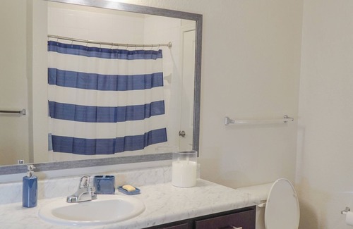Daytona Beach Apartamento | “2-Bedroom Apartment in Wonderful Daytona Beach with Luxe Amenities—Stay Grand!”