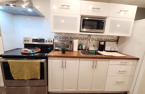 Erin Mills Apartamento | 2-Bedroom Apartment near UTM & Pearson Airport