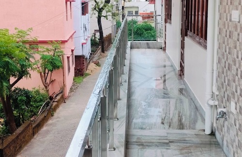 Ranchi Apartamento | 2-bedroom apartment in charming Ranchi with AC, WiFi for family and solo visitor