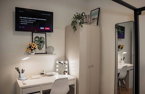 Catano Apartamento | 2 bedroom apartment in fun Catano with AC, Walk to Bars, Ferry to Old San Juan