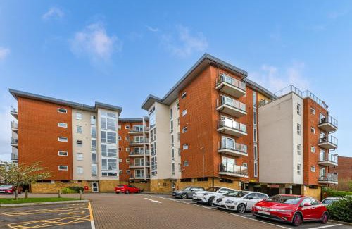 Hatfield Apartamento | 2 Bedroom Apartment in Hatfield - Gated Free Parking - Amazing for Contractors - Private Bathrooms - Near University & Business Park - Big savings on Longer Stays