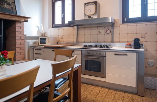 Monzambano Apartamento | 2 Bedroom Apartment in Lombardy