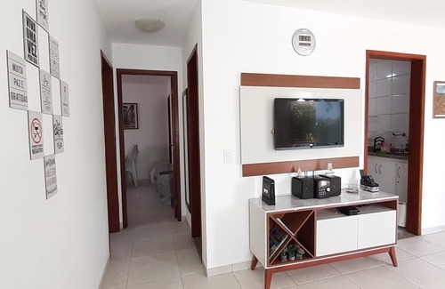 Jardim Flamboyant Apartamento | 2-bedroom apartment (one en-suite), near Praia do Forte, elevator and Wi-Fi