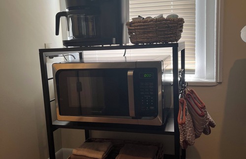 Lexington Apartamento | 2-bedroom apartment with modern appeal in Lex! Mid Ohio close by!