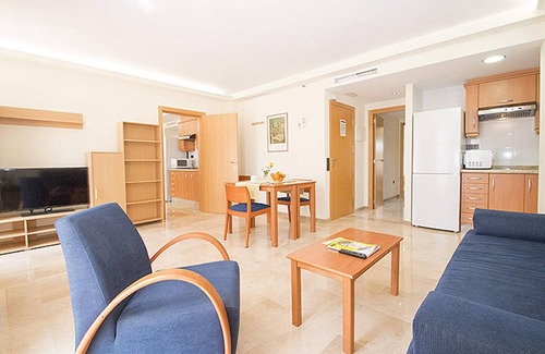 Trinitat Apartamento | 2 Bedroom apartment with balcony. VIV 22