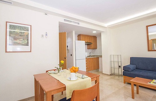 Trinitat Apartamento | 2 Bedroom apartment with balcony. VIV 22