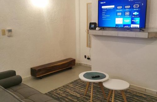 Almacén Apartamento | 2 bedroom apartment with a/c Wi-Fi best location!