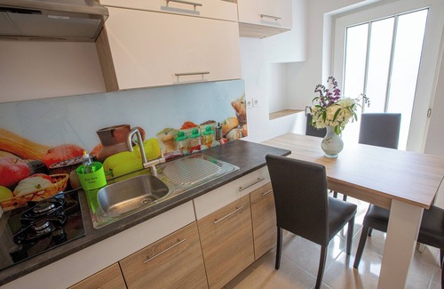 Bled Apartamento | 2-bedroom apartment with AC, WiFi - 50 m near Lake Bled with extra entrance
