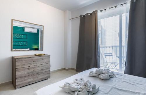 San Gwann Apartamento | 2 Bedroom Apartment with yard and bbq - by Solea