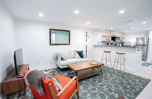 Lander Apartamento | 2-Bedroom Apartment with Backyard in Lander