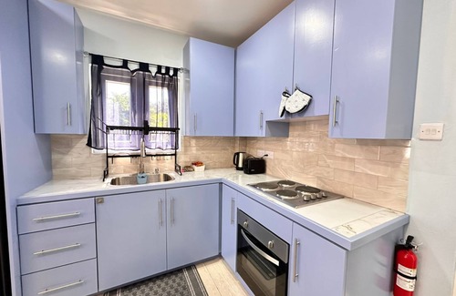 St. George's Apartamento | 2-bedroom apt in St George's with AC, WiFi, parking, near city, beach, stadium