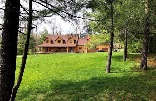 Noblesville Apartamento | 2-bedroom apt in log home, minutes from Grand Park
