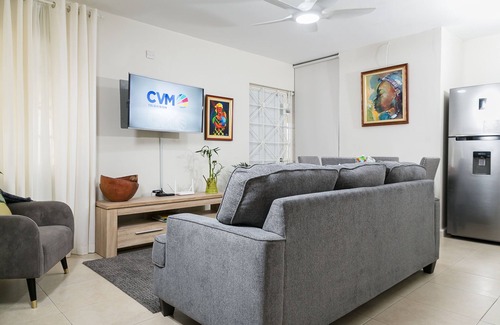Beverly Hills Apartamento | 2 Bedroom at Pine Boulevard Retreat