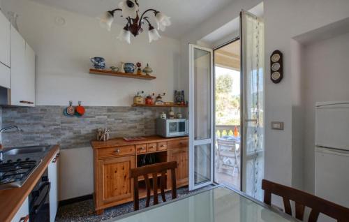 Uscio Apartamento | 2 Bedroom Awesome Apartment In Terrile