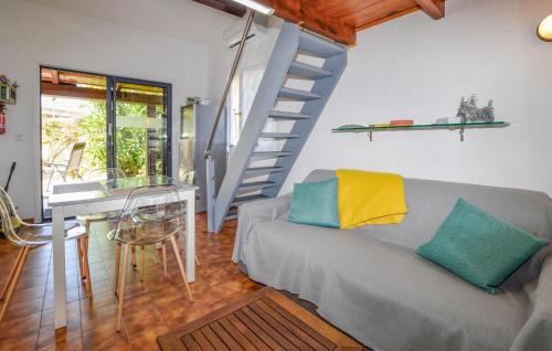 Molini Casa | 2 Bedroom Awesome Home In Albitreccia