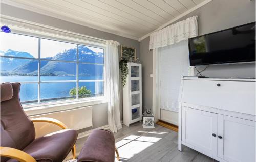 Andalsnes Casa | 2 Bedroom Awesome Home In Isfjorden