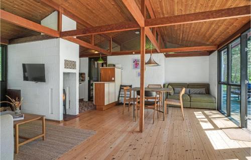 Hoensinge Casa | 2 Bedroom Awesome Home In Vig