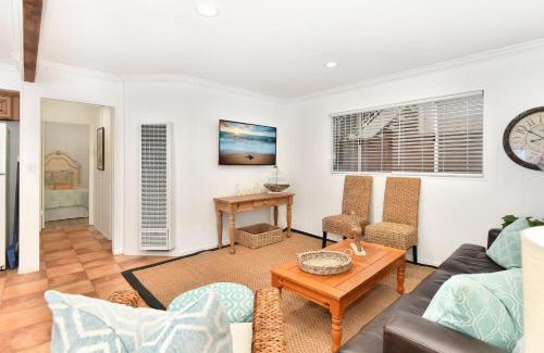 Balboa Peninsula Casa | 2 Bedroom BACK Apt at OCEANFRONT HOME on 15th St