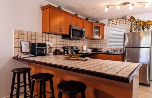 Cabo Rojo Condominio | Hermoso Condominio en Cabo Rojo; 3 Piscinas, AC, WiFi, y Reserva de Electricidad
