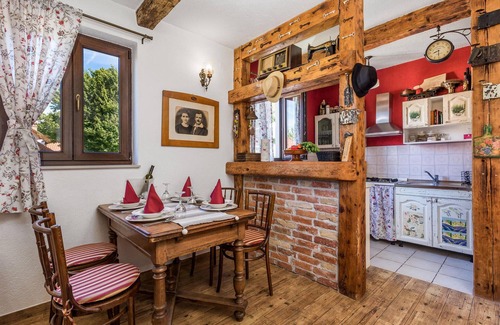 Veljun Primorski Casa | Hermosa casa de 2 dormitorios en Senj