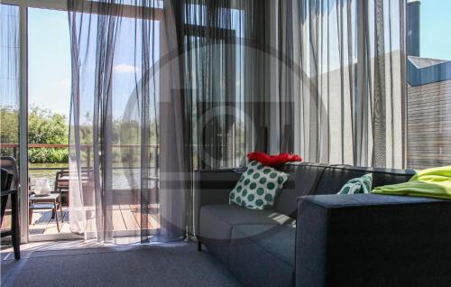 Ohe en Laak Alquiler De Eote | 2 Bedroom Beautiful Ship In Ohé & Laak