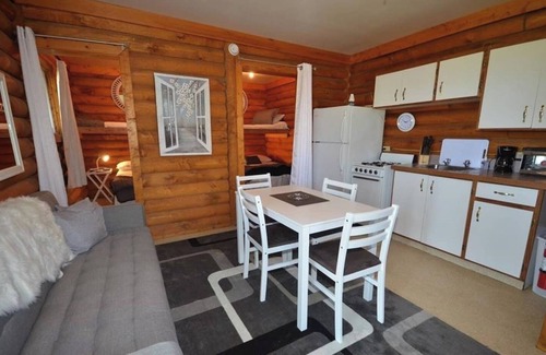 West Central Saskatchewan Cabina | Cabaña de 2 dormitorios en Delaronde Resort - Cabaña # 2