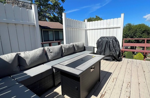 Pineola Cabina | 2 bedroom cabin in Linville Land Harbor- close to Beech and Sugar Mtn.!