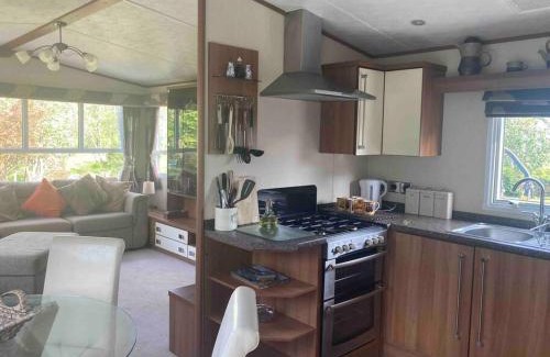 Rhyd-y-clafdy Apartamento | 2 bedroom chalet in Chwilog on the Llyn Peninsula