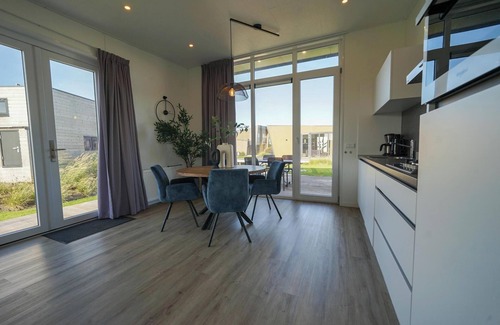 Hindeloopen Casa | 2-bedroom chalet with terrace
